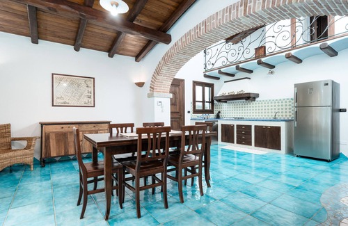 Orosei House | Holiday Home 'La Vela' with Sea View, Wi-Fi and Air Conditioning