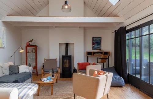 Brignogan-Plage House | Holiday Home Le Petit Bonheur by Interhome