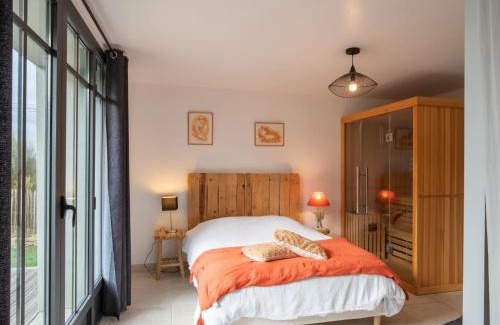 Brignogan-Plage House | Holiday Home Le Petit Bonheur by Interhome