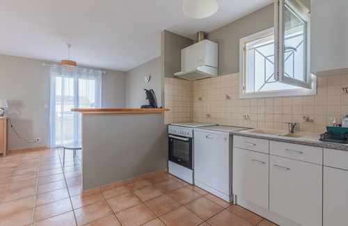 Valeyrac House | Holiday Home 'Le Pin Franc' with Private Terrace, Private Garden and Wi-Fi