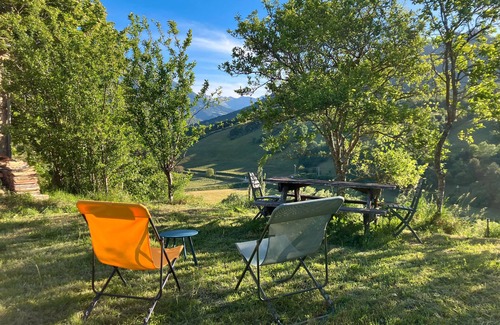 Saint-Andeol House | Holiday Home 'Les Bleuets' with Mountain View and Private Garden