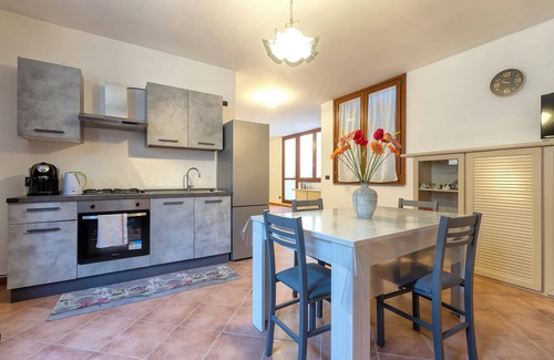 Alghero House | Holiday Home 'Marina' with Mountain View, Shared Terrace and Wi-Fi