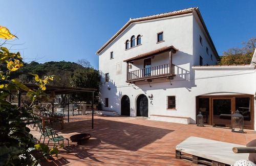 Tordera House | Holiday Home "Mas del Gall - Casa Nova" with Mountain Views, Pool, Garden and Wi-Fi