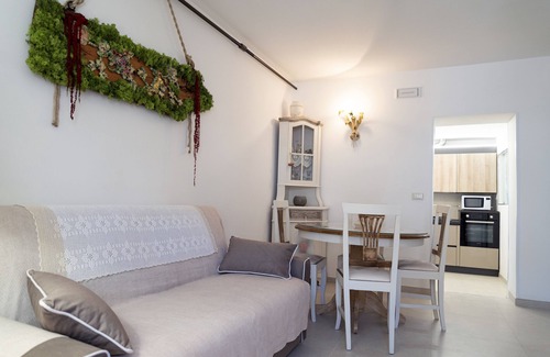 Ovindoli House | HOLIDAY HOME Mìrame 2min. from the historic center, renovated romantic and elegant
