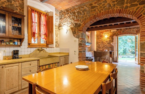 Lamporecchio House | Holiday Home "Mulino di Beboli" with Pool & Garden