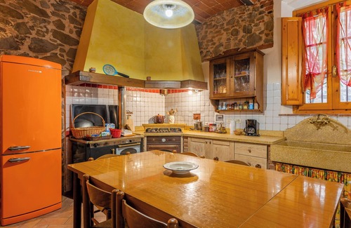Lamporecchio House | Holiday Home "Mulino di Beboli" with Pool & Garden