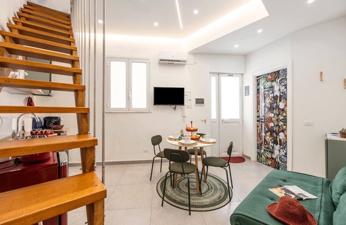Borgo Vecchio House | Holiday Home 'Nica Nica' with Private Terrace, Wi-Fi and Air Conditioning
