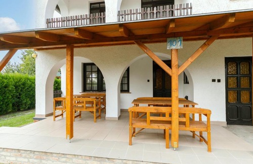 Balatonfenyves House | Holiday Home Nimrod by Interhome