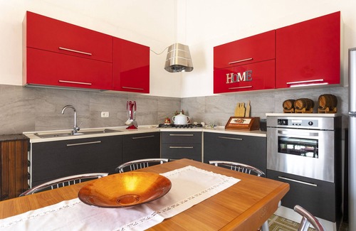 San Francesco House | Holiday Home 'Obelix Kasbah' with Balcony and Air Conditioning
