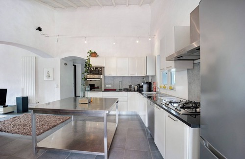 Pietrabruna Apartment | Holiday Home 'Paradies Ligurien' with Mountain View, Shared Pool and Wi-Fi