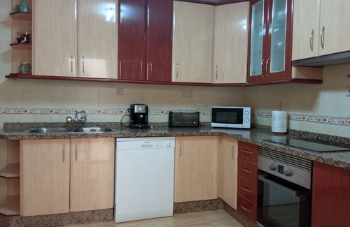 Siles House | Holiday Home 'Pinos' with Mountain View, Wi-Fi and Air Conditioning