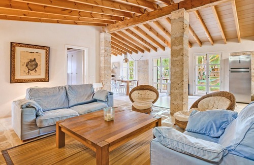 Campos House | Holiday Home 'Possessio Sa Barrala Gallinero' with Mountain View and Wi-Fi