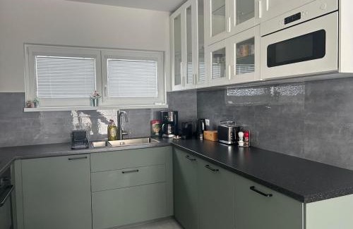 Seberov House | Holiday Home Prague Šeberov