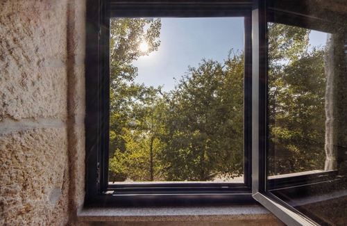 Marco de Canaveses Villa | Holiday Home 'Nature Stone and Villas - Casa 5' Mountain View, Shared Garden and Air Conditioning