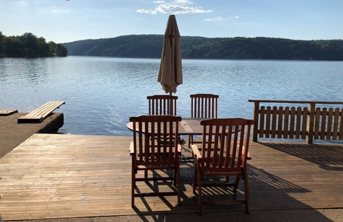 Lerum House | Holiday home right on the lakeshore 15 minutes from Gothenburg