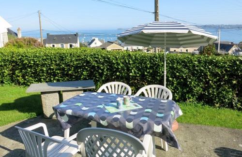 Tredrez-Locquemeau House | Holiday Home Roz Amor by Interhome