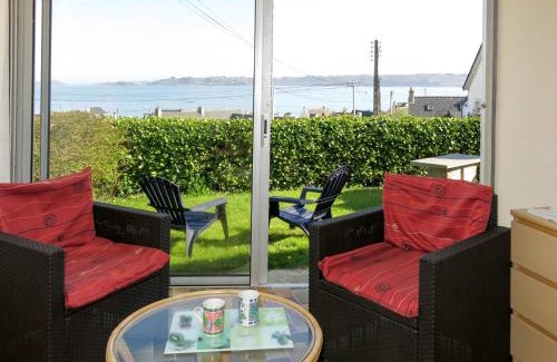 Tredrez-Locquemeau House | Holiday Home Roz Amor by Interhome
