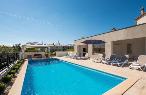 Vinez House | Holiday Home Sanchi