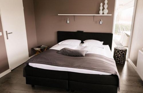 Makkum Apartment | Holiday home Satijnduiker