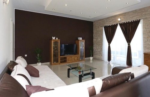 Srinjine House | Holiday Home Srinjine with Fireplace 09