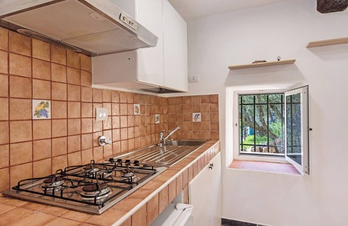 Semorile Apartment | Holiday Home 'Tavernetta in Campagna' with Sea View & Garden