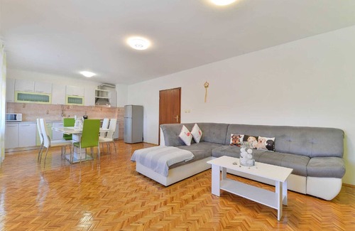 Suhovare Ski Chalet | Holiday Home Vesna with pool and children area