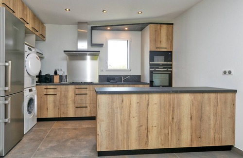 Piriac-sur-Mer House | Holiday Home 'Villa Ker Minet - Maison 4 Pers' with Private Terrace, Wi-Fi and Air Conditioning