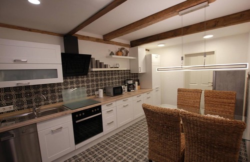 Hymendorf House | Holiday Home 'Weideblick' with Private Terrace, Private Garden and Wi-Fi