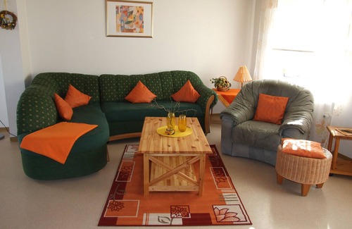 Hoxmark House | Holiday Home "Whg 4 - Ferien auf einem Resthof" with Sea View, Garden & Wi-Fi