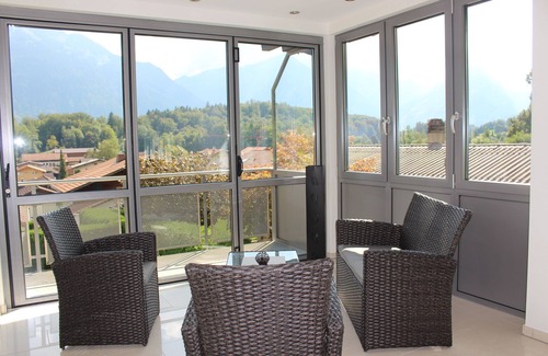 Ringgenberg Apartment | Holiday home with panoramic mountain views (4P)