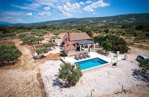 Praznica House | Holiday House Bracuta