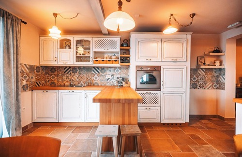 Zalec Apartment | Holiday house for up to 6 guests-Posest Kunigunda with a magical view