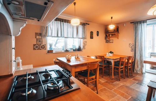 Zalec Apartment | Holiday house for up to 6 guests-Posest Kunigunda with a magical view