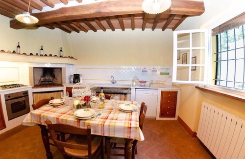 Montecarlo House | Holiday house Montecarlo for 1 - 6 persons with 2 bedrooms - Holiday home
