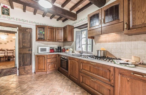 Monterchi House | Holiday house Monterchi for 1 - 10 persons with 5 bedrooms - Holiday house