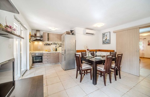 Cove Osibova (Milna) Villa | Holiday House Robinson- beachfront jewel with a jacuzzi