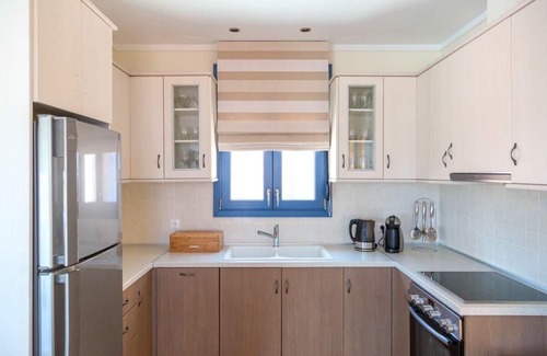 Skiathos House | Holiday house Skiathos for 1 - 10 persons with 6 bedrooms - Row house