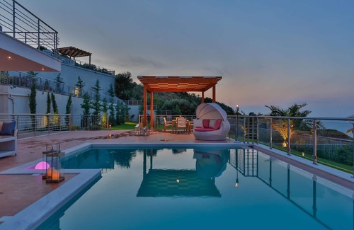 Skiathos House | Holiday house Skiathos for 1 - 10 persons with 6 bedrooms - Row house