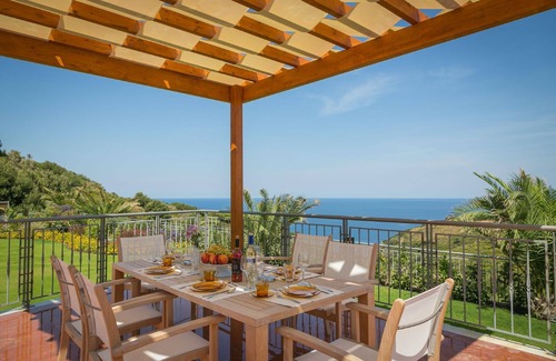 Skiathos House | Holiday house Skiathos for 1 - 10 persons with 6 bedrooms - Row house