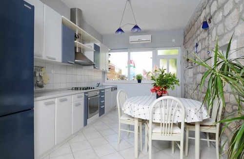 Stikovica House | Holiday house Zaton for 1 - 6 persons with 3 bedrooms - Row house