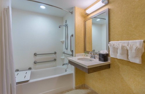 Linthicum Heights Hotel | Holiday Inn Baltimore BWI Airport by IHG