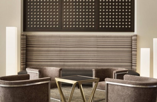 Normal Hotel | Holiday Inn Bloomington - Normal by IHG