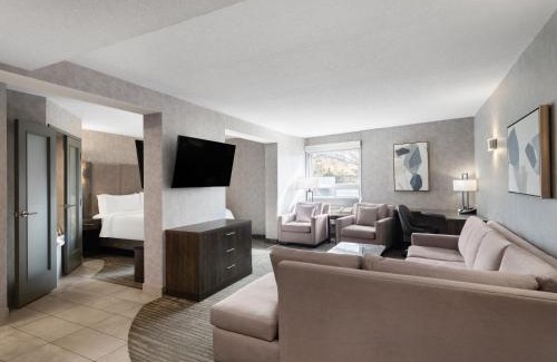 Calgary Hotel | Holiday Inn Calgary Airport by IHG