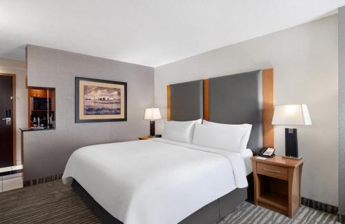 Calgary Hotel | Holiday Inn Calgary Airport by IHG