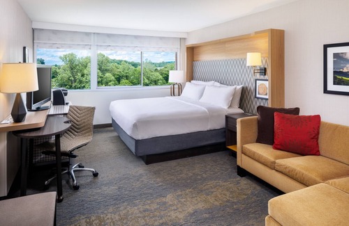 Charlottesville Hotel | Holiday Inn Charlottesville-Monticello by IHG
