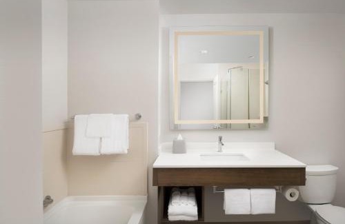 Jacksonville Beach Hotel | Holiday Inn Express Jacksonville Beach by IHG