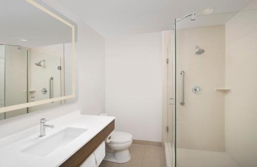 Jacksonville Beach Hotel | Holiday Inn Express Jacksonville Beach by IHG