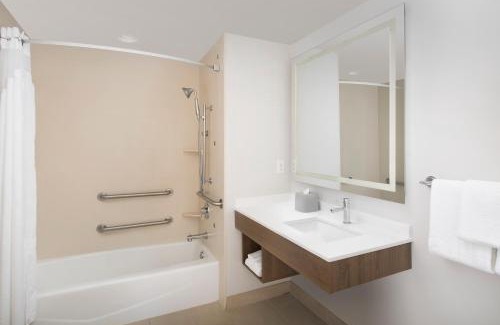 Jacksonville Beach Hotel | Holiday Inn Express Jacksonville Beach by IHG
