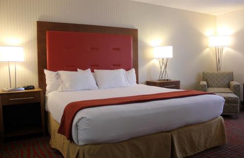 Milford Hotel | Holiday Inn Express Boston-Milford by IHG