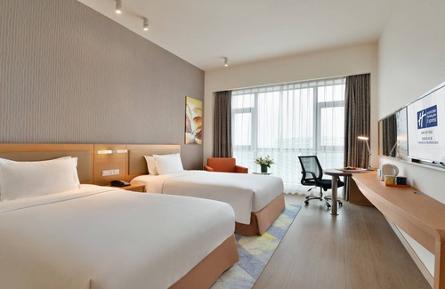Wuhou Hotel | Holiday Inn Express Chengdu Huanhuaxi by IHG